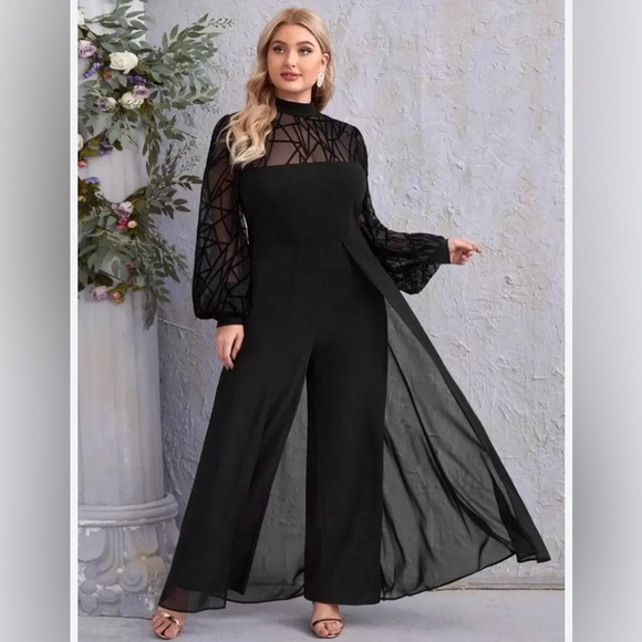 Elegant Black Jumpsuit with Train - Picture 7 of 7